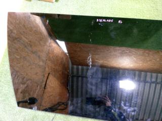 Запчасть стекло собачника заднее левое Cadillac Escalade