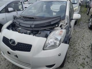 Стекло лобовое переднее TOYOTA Vitz 2005