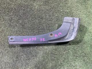 Брызговик передний правый TOYOTA Belta 2007