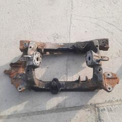 Балка ДВС передняя TOYOTA Granvia 2001
