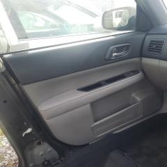 Обшивка двери передняя левая SUBARU Forester 2003