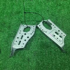 Запчасть крепления магнитолы TOYOTA Chaser 1997