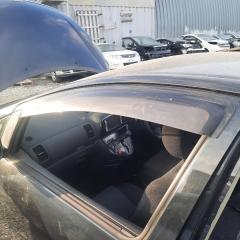 Ветровик передний левый TOYOTA Wish 2004