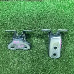 Запчасть петли двери передние правые TOYOTA Ractis 2013