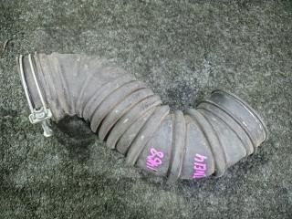 Запчасть патрубок воздушного фильтра TOYOTA Wish 2005