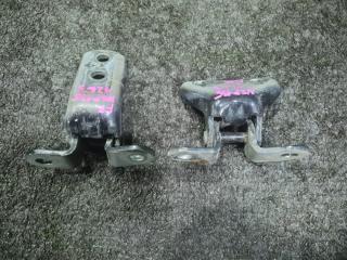 Запчасть петли двери передние правые TOYOTA Vitz 2014