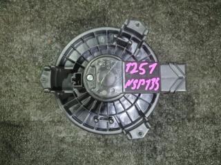 Запчасть мотор печки TOYOTA Vitz 2011