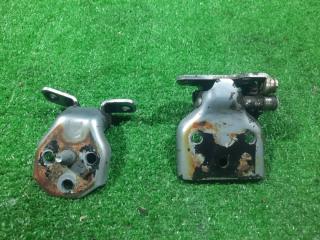 Петли двери передние MAZDA Bongo