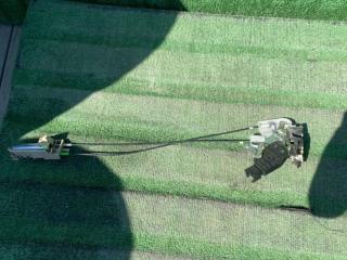 Замок двери передний левый SUBARU Legacy 1999