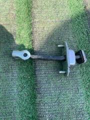 Ограничитель двери задний правый SUBARU Forester контрактная Ограничитель двери задний правый SUBARU Forester