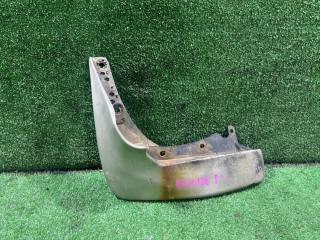 Брызговик передний правый TOYOTA Hiace