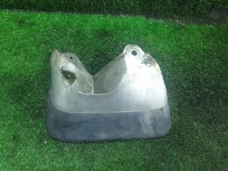 Запчасть брызговик передний левый TOYOTA Hiace Regius