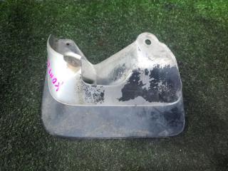 Запчасть брызговик передний левый TOYOTA Grand Hiace