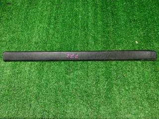 Запчасть накладка на порог передняя правая TOYOTA Caldina 1995