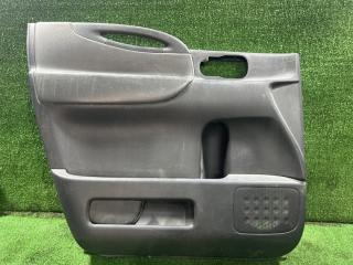 Обшивка двери передняя левая NISSAN Serena 2006