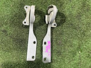 Запчасть петли капота SUZUKI Jimny 2002