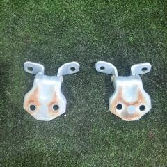 Фото запчасти петли двери передние левые MAZDA Familia 2000 контрактная запчасть Запчасть петли двери передние левые MAZDA Familia 2000