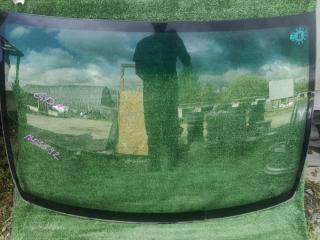 Стекло лобовое переднее HONDA Fit