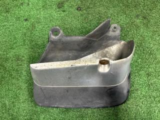 Запчасть брызговик задний правый TOYOTA Hiace