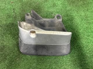 Запчасть брызговик задний левый TOYOTA Hiace