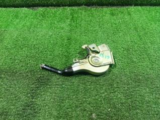 Доводчик задний левый TOYOTA Lite Ace Noah 1998