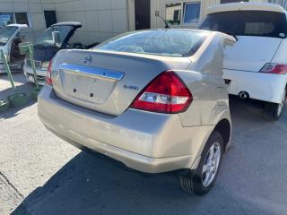 Стекло заднее заднее NISSAN Tiida Latio 2008