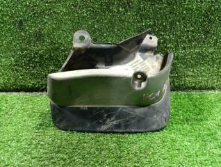 Запчасть брызговик задний правый TOYOTA Granvia