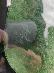 Стекло заднее заднее Toyota Mark II GX115