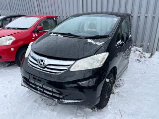 Стекло лобовое переднее HONDA Freed 2013 GB4 L15A 73111-SYY-900 контрактная