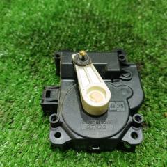 Запчасть сервопривод заслонки печки TOYOTA Corolla Fielder 2009