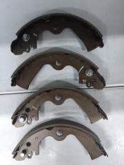 Колодки тормозные задние NISSAN MARCH 1998 новая Колодки тормозные задние NISSAN MARCH 1998