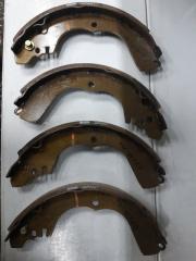 Колодки тормозные задние MITSUBISHI PAJERO IO 2000