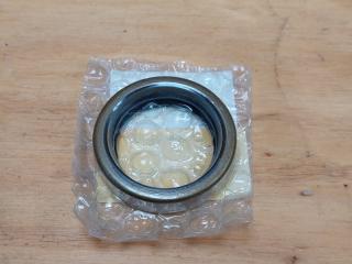 Сальник NISSAN PATROL Y60 RD28T