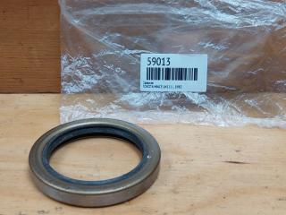 Фото запчасти сальник TOYOTA HIACE 1982 новая запчасть Запчасть сальник TOYOTA HIACE 1982