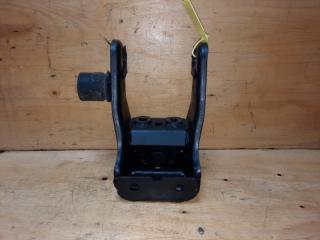 Запчасть кронштейн задний NISSAN PRESAGE 2003