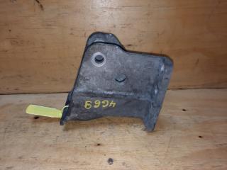 Кронштейн передний MITSUBISHI GRANDIS 2003 контрактная Кронштейн передний MITSUBISHI GRANDIS 2003