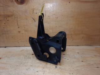 Кронштейн задний NISSAN SERENA 2003