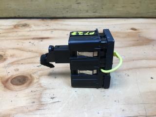 Кнопка в салон A6 2005 4F2 AUK Кнопка в салон A6 2005 4F2 AUK