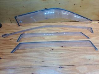 Ветровик MITSUBISHI DINGO 1999 контрактная Ветровик MITSUBISHI DINGO 1999