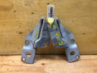 Фото запчасти петля капота NISSAN SUNNY 2000 контрактная запчасть Запчасть петля капота NISSAN SUNNY 2000