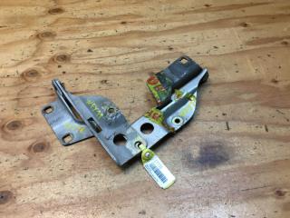 Запчасть петля капота NISSAN AD 2001