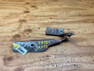 Запчасть петля капота правая NISSAN MARCH 2000