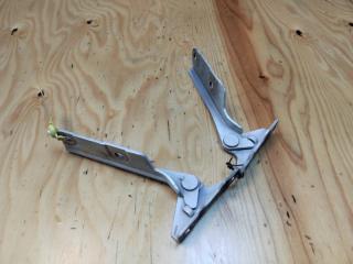 Петля капота MITSUBISHI DINGO 2002 контрактная Петля капота MITSUBISHI DINGO 2002