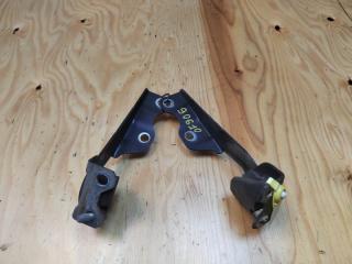 Фото запчасти петля капота MITSUBISHI COLT PLUS 2008 контрактная запчасть Запчасть петля капота MITSUBISHI COLT PLUS 2008