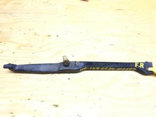 Запчасть клипса бампера передняя правая NISSAN LAUREL 1996