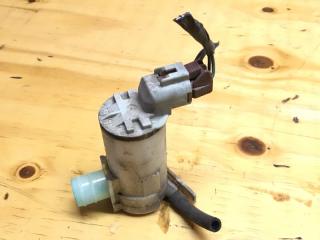 Фото запчасти моторчик бачка омывателя задний NISSAN LIBERTY 2004 контрактная запчасть Запчасть моторчик бачка омывателя задний NISSAN LIBERTY 2004