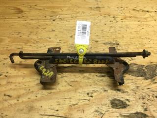 Крепление аккумулятора MITSUBISHI DINGO 1999 контрактная Крепление аккумулятора MITSUBISHI DINGO 1999