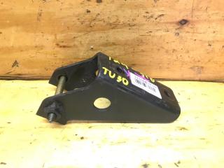 Кронштейн передний NISSAN PRESAGE 2002