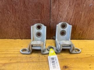 Петля двери передняя левая NISSAN PRESAGE 2001