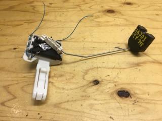 Запчасть датчик уровня топлива левый PORSCHE CAYENNE 2004